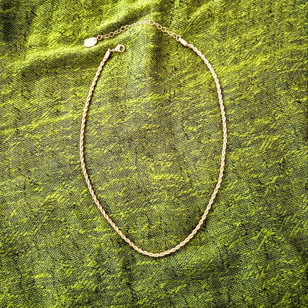 Gold chain necklace